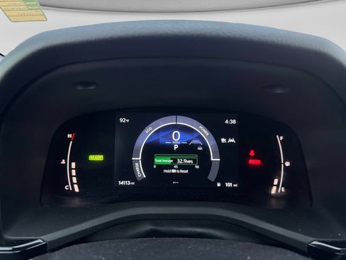 Used 2025 Toyota Camry SE FWD image 25