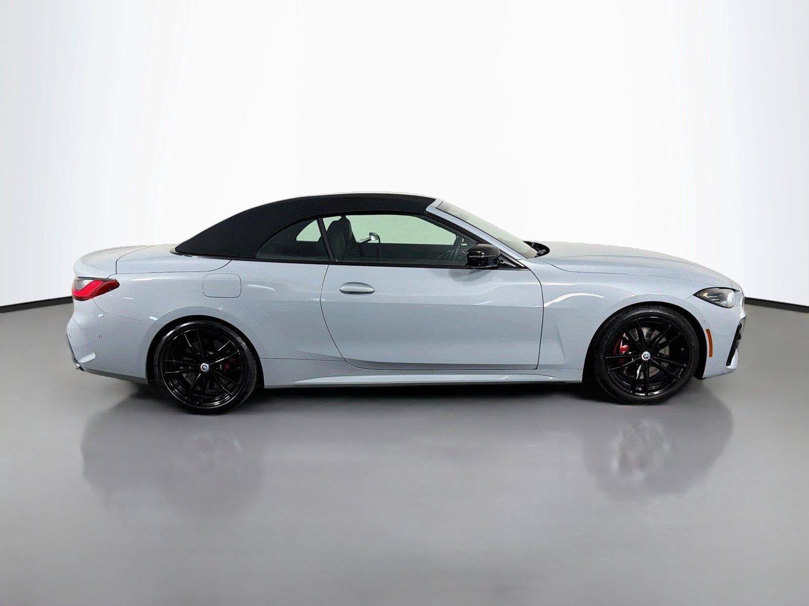 Used 2023 BMW M440i Convertible w/ Premium Package RWD image 4