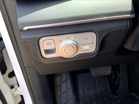 Used 2024 Mercedes-Benz GLE 350 4MATIC image 32