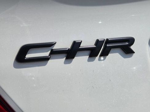 Used 2021 Toyota C-HR XLE FWD image 9