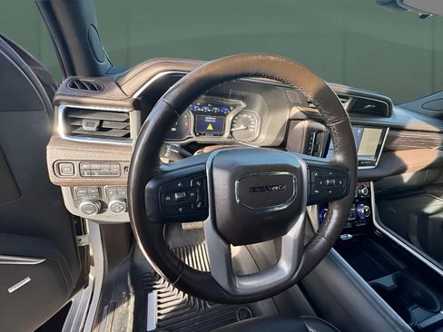 Used 2021 GMC Yukon XL Denali image 30