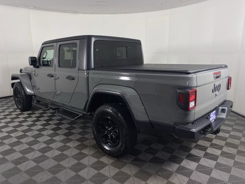 Used 2022 Jeep Gladiator Sport AWD/4WD image 10