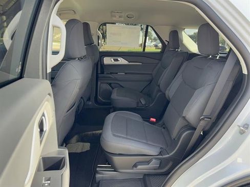 New 2026 Ford Explorer Active image 10