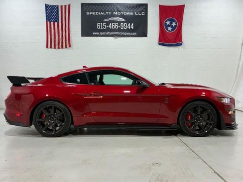 Used 2021 Ford Mustang Shelby GT500 w/ Carbon Fiber Track Pack RWD image 4