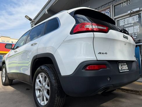 Used 2015 Jeep Cherokee Latitude w/ Cold Weather Group AWD/4WD image 5