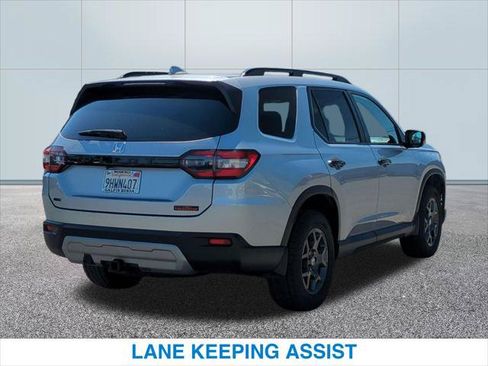 Certified 2023 Honda Pilot TrailSport image 7