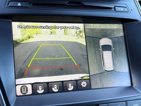 Used 2017 Hyundai Santa Fe SE image 21