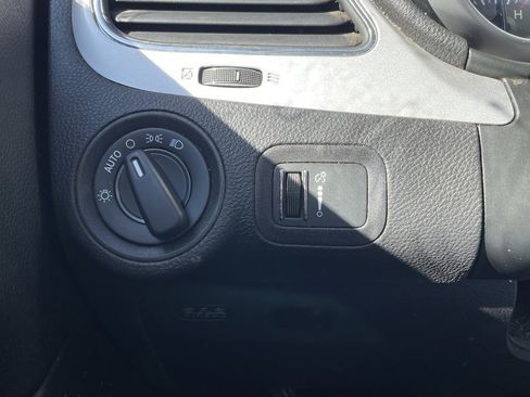 Used 2020 Dodge Journey SE w/ SE Popular Equipment Group image 13