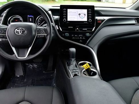 Used 2023 Toyota Camry LE FWD image 15