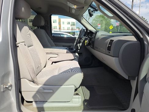 Used 2010 GMC Sierra 1500 SLE w/ SLE Preferred Package AWD/4WD image 13