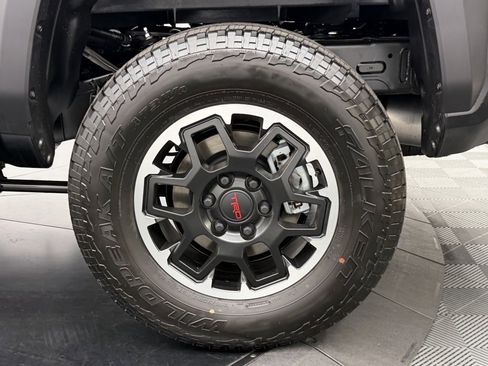 New 2025 Toyota Tacoma TRD Off-Road image 9