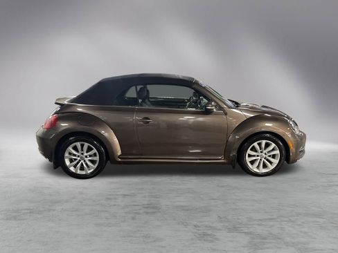 Used 2013 Volkswagen Beetle TDI image 6