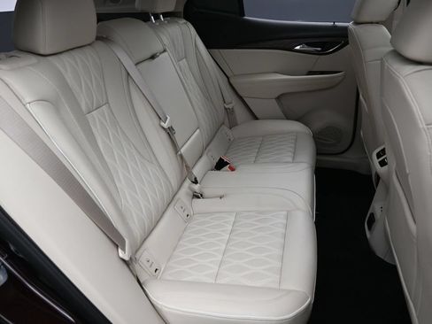 Used 2023 Buick Envision Avenir AWD/4WD image 32