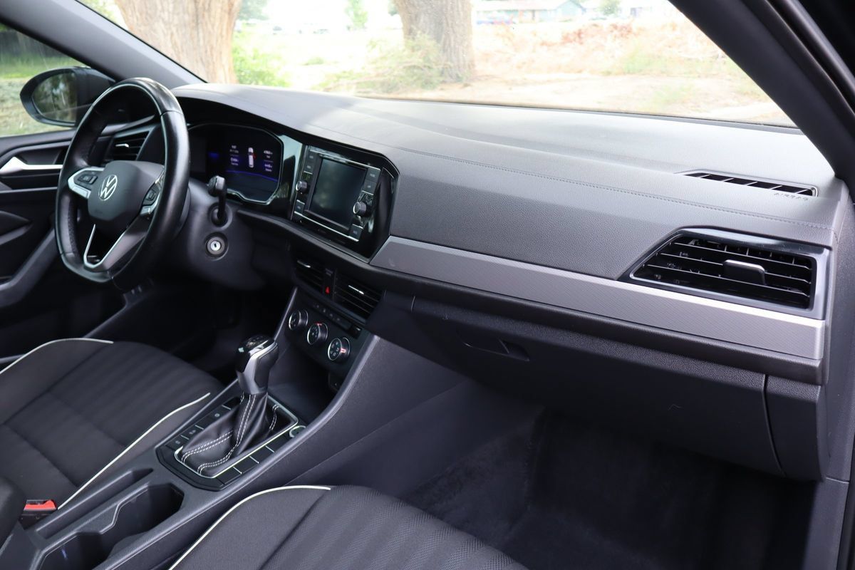Used 2022 Volkswagen Jetta Sport FWD image 17