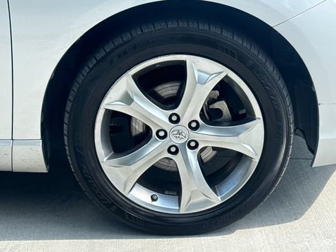 Used 2011 Toyota Venza AWD w/ Premium Pkg #2 image 11