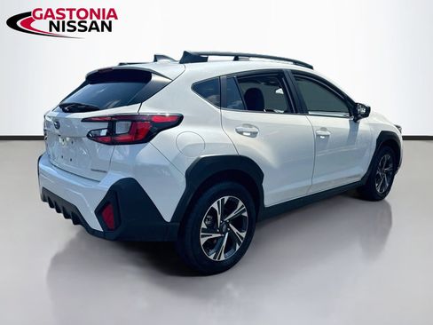 Used 2025 Subaru Crosstrek 2.5i Premium AWD/4WD image 9