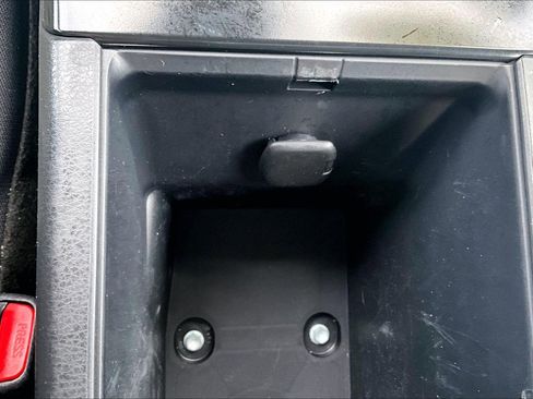 Used 2025 Toyota Camry LE w/ Convenience Package image 31