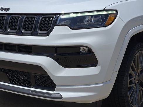 Used 2024 Jeep Compass Limited w/ High Altitude Package AWD/4WD image 29