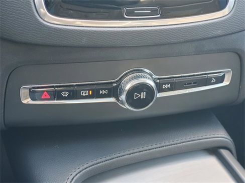 Used 2023 Volvo XC90 B5 Core w/ Protection Package Premier image 26