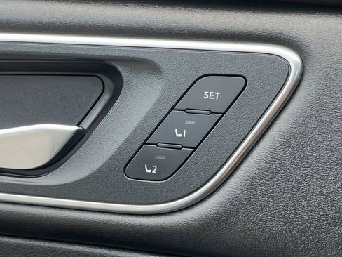 Certified 2022 Nissan Rogue Platinum w/ Head-Up Display Package image 17