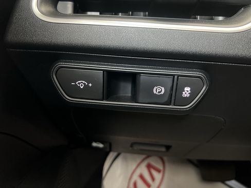 Used 2025 Kia K4 FWD image 13