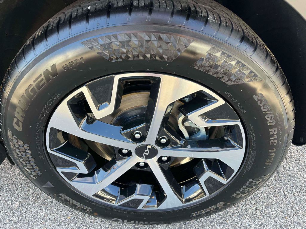 Used 2025 Kia Sportage EX FWD image 36