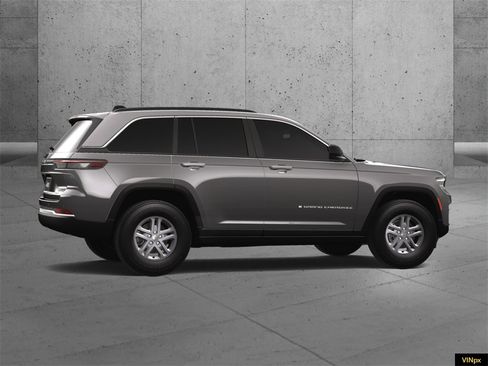 New 2025 Jeep Grand Cherokee Laredo image 15