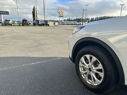 Used 2025 Ford Escape Active AWD/4WD image 26