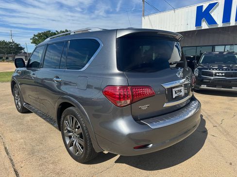 Used 2017 INFINITI QX80 Signature Edition RWD image 3