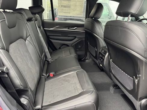 New 2026 Jeep Grand Cherokee Altitude AWD/4WD image 21