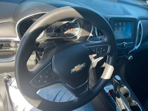 Used 2018 Chevrolet Equinox LT image 10