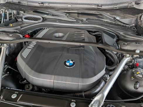 Certified 2024 BMW 740i xDrive AWD/4WD image 27