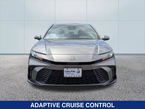 Used 2025 Toyota Camry SE FWD image 8
