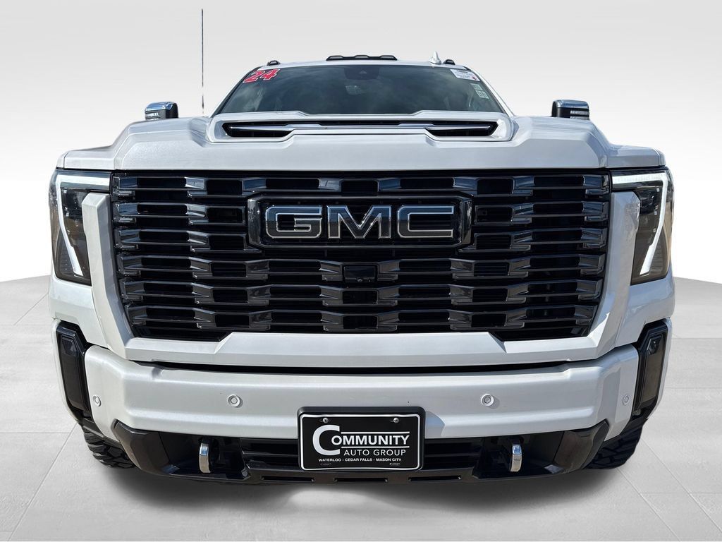 Used 2024 GMC Sierra 2500 Denali Ultimate w/ Max Trailering Package AWD/4WD image 10