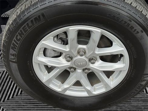 Certified 2023 Jeep Wrangler Sport S image 9