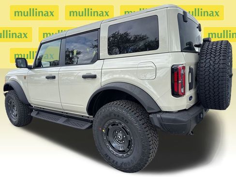 New 2025 Ford Bronco Badlands image 4