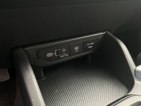 Used 2025 Kia K4 FWD image 25