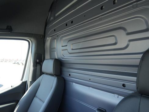 Used 2024 Mercedes-Benz Sprinter 144 Cargo image 10