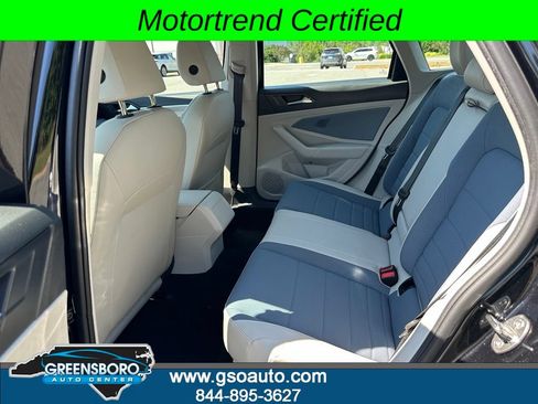 Used 2025 Volkswagen Jetta SE FWD image 21