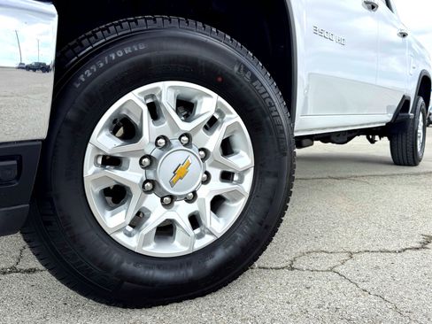 Used 2025 Chevrolet Silverado 3500 LTZ w/ LTZ Convenience Package image 2