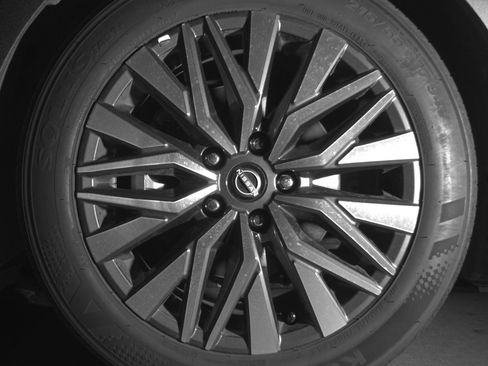 Used 2025 Nissan Altima 2.5 SV image 12