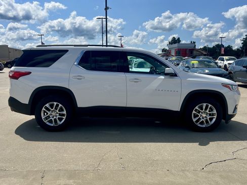 Used 2019 Chevrolet Traverse LT FWD image 8