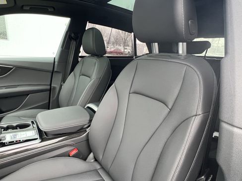Used 2025 Audi Q8 Premium Plus image 16
