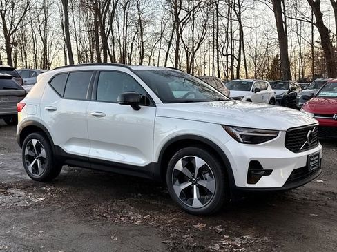 New 2026 Volvo XC40 B5 Plus w/ Protection Package Premier image 2