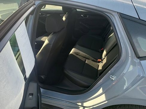 Used 2023 Honda Civic Sport image 12