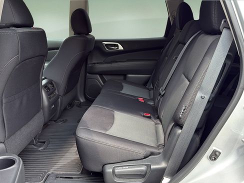 Used 2019 Nissan Pathfinder S AWD/4WD image 14
