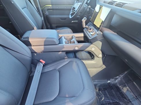 New 2026 Land Rover Defender 110 S image 3