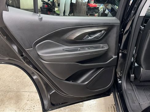 Certified 2024 GMC Terrain SLT w/ Infotainment Package II image 24