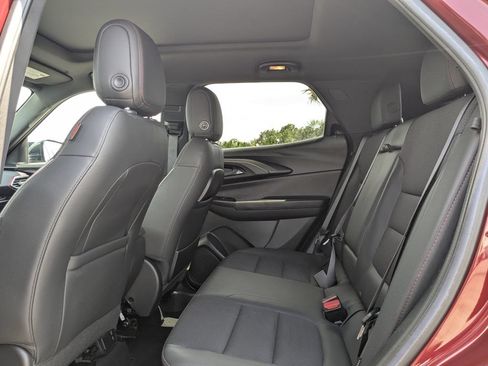 Used 2023 Chevrolet TrailBlazer RS w/ Sun and Liftgate Package FWD image 17