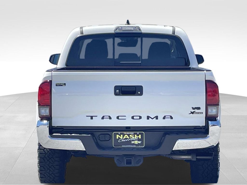 Used 2021 Toyota Tacoma SR5 RWD image 4